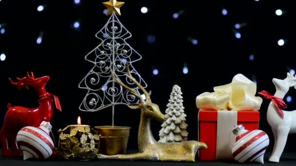 Feestelijke kerst decoraties middelpunt stilleven — Stockvideo