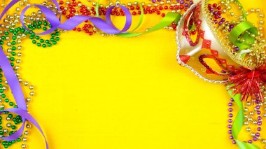 Mardi Gras renkli maskeleri ve boncuk genel gider arka plan