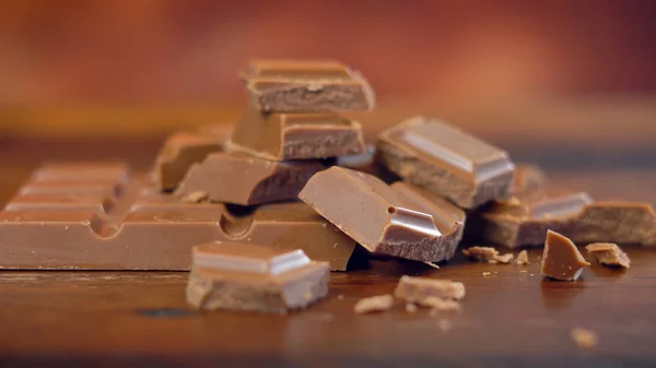 Snacks de chocolate doce e salgado, barra de caramelo salgado, macro close-up — Fotografia de Stock