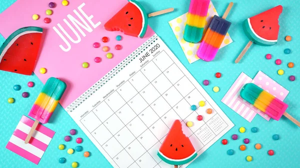 On-trend 2020 calendar page for the month of June modern flat lay. — Stock Photo, Image