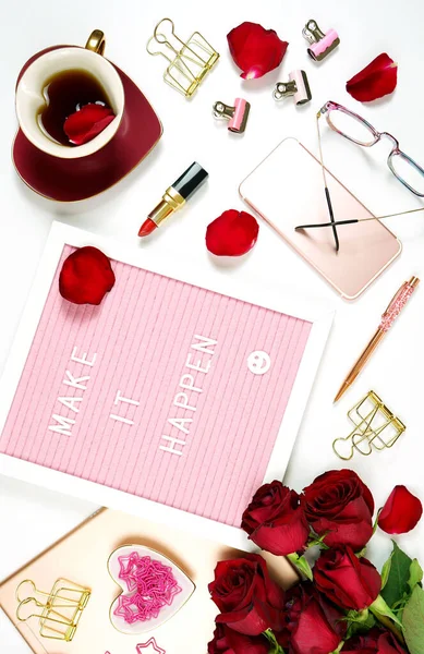 Stylish feminine desk coffee break with motivation letter board. — Stock Photo, Image