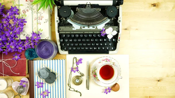 Vintage writers desk creative composition flat lay with typewriter and books. — Stok fotoğraf