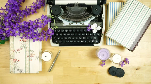 Vintage writers desk creative composition flat lay with typewriter and books. — Stok fotoğraf