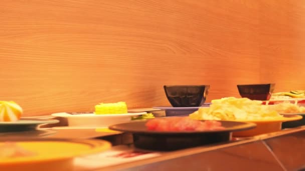 Comida Movimento Lento Transportador Para Jantar Restaurante Shabu Restaurante Fundo — Vídeo de Stock