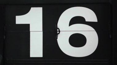 Bir takvim 16. günden 17. güne yavaş döner. Zaman kavramı..