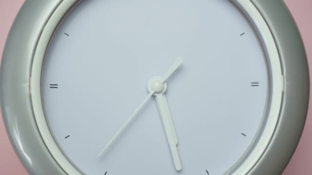 Horloge Design Minimaliste Showtime Sur Fond Rose Time Lapse Moving — Video