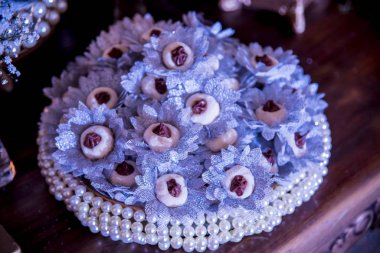 Düğün partisi için güzel şekerlerin yakın plan görüntüsü