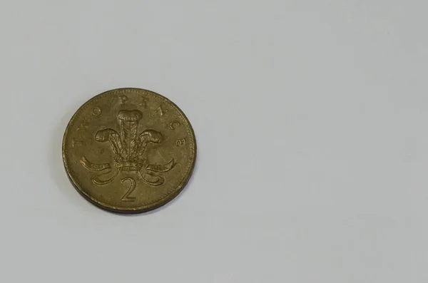 灰色の背景に古いコインの近景 — ストック写真