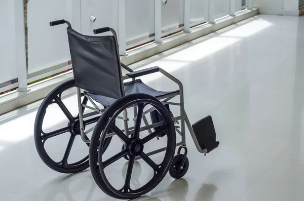 Nahaufnahme Des Rollstuhls Ohne Person — Stockfoto