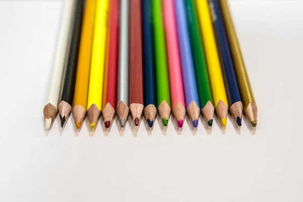 Vue Rapprochée Crayons Colorés Sur Fond Blanc — Photo