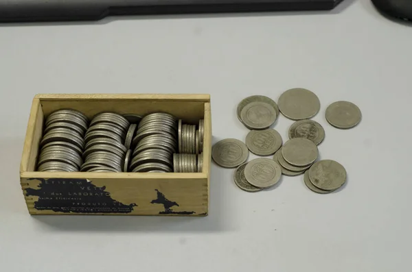 Vista Primer Plano Caja Madera Con Monedas Antiguas — Foto de Stock