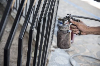 Boya 'nın tabancayla yakın plan görüntüsü