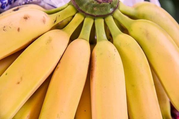 Widok Bliska Bananów Rynku — Zdjęcie stockowe