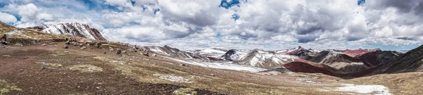 Valle Rojo Cerca Montaña Del Arco Iris Palccoyo Cusco Perú — Foto de Stock