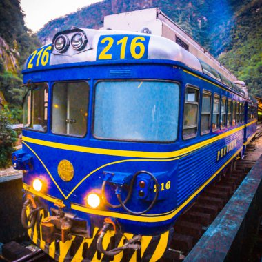 Eski mavi tren metrosu