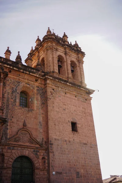 库斯科主教座堂位于秘鲁库斯科的主广场上 — 图库照片