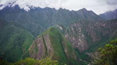 Machu Picchu 'daki Mutlu Dağ Zirvesi veya Putucusi Dağı