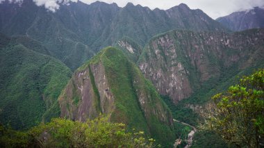 Machu Picchu 'daki Mutlu Dağ Zirvesi veya Putucusi Dağı