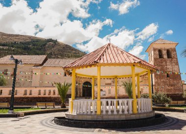 Cusco Peru 'da bulunan eski Checacupe Kilisesi.