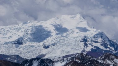 Cusco, Peru 'daki Ausangate karlı dağı