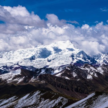 Cusco, Peru 'daki Ausangate karlı dağı