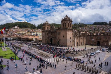Cusco Katedrali Peru 'nun Cusco ana meydanında yer almaktadır.