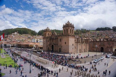 Cusco Katedrali Peru 'nun Cusco ana meydanında yer almaktadır.