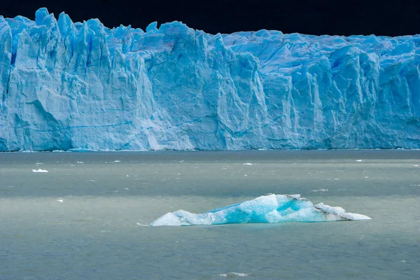 Grå Glaciär Grå Sjö Södra Patagoniens Isfält Klyfta — Stockfoto