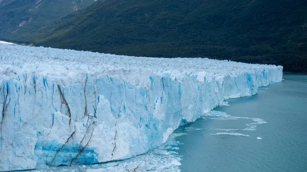 Paisagem Gelada Iceberg Floresta Calafate Cidade Perto Borda Campo Gelo — Fotografia de Stock