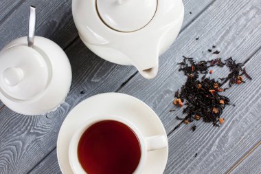 Fincan çay çaydanlık ile. Üstten Görünüm