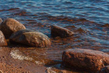 Coast için yaz taşlarla yapılan