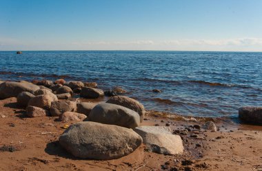 Coast için yaz taşlarla yapılan