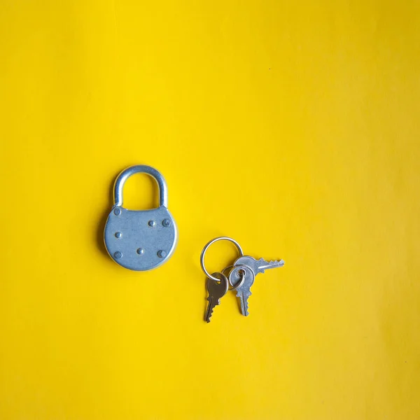 Lås med nycklar — Stockfoto