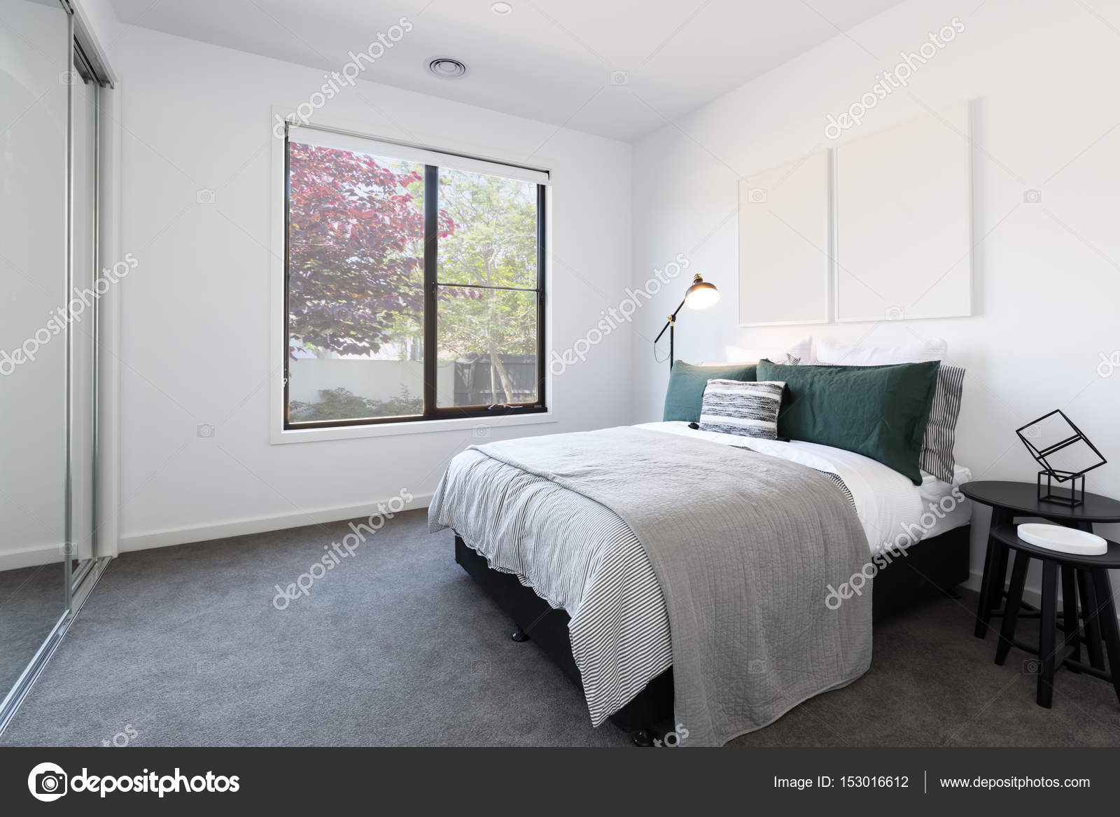 Designer Schlafzimmer gestylt — Stockfoto © jodiejohnson #153016612 Designer Schlafzimmer gestylt — Stockfoto © jodiejohnson #153016612