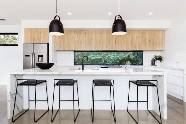Large luxury Australian kitchen — Stock Photo, Image