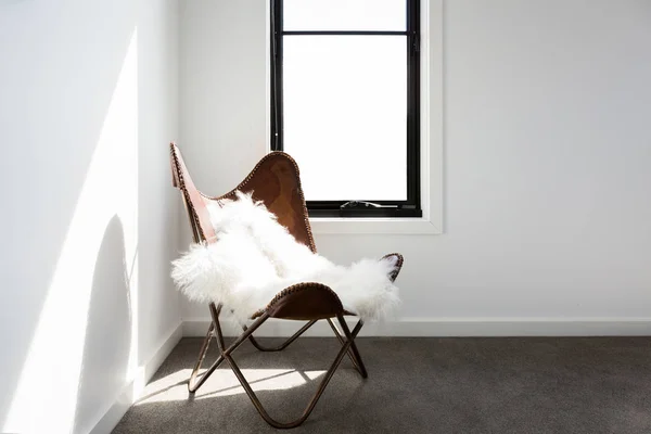 Superbe chaise occasionnelle en cuir — Photo