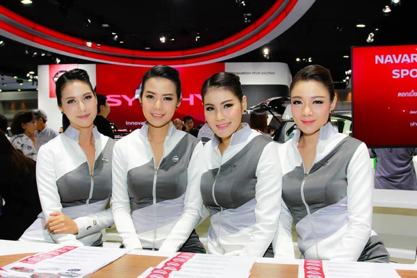 Mujer presentadora no identificada posan en Tailandia Mobile Expo 2014 —  Fotos de Stock