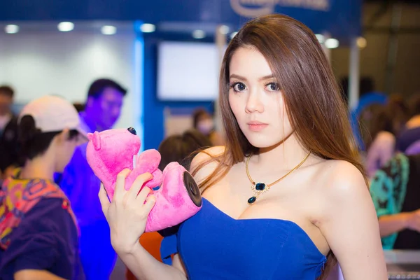 Neidentifikované ženy moderátor pozice v Thajsku Mobile Expo 2014 Royalty Free Stock Obrázky