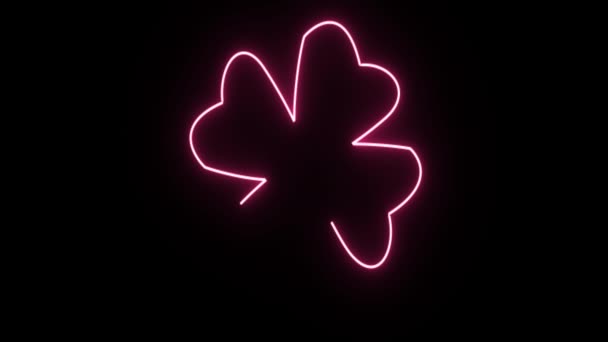 4K Forma de trébol rosa neón parpadeando sobre fondo oscuro — Vídeos de Stock