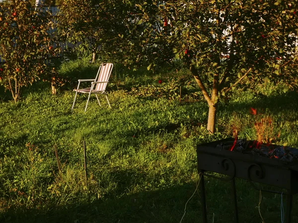 Chaise Pliante Dans Jardin Été Russie — Photo