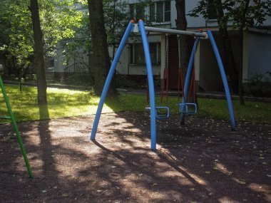 Yaz sabahı demir salıncak, Moskova