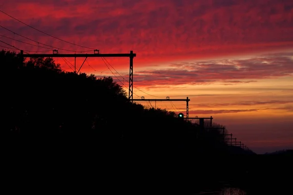 フーゲフェン オランダ 2019年11月17日 日没時の列車トラック オランダ — ストック写真