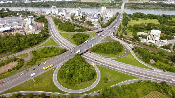 Letecký pohled na dálniční křižovatku — Stock video