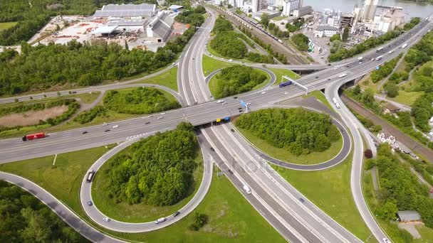 Luchtfoto van grote verkeersknooppunten — Stockvideo