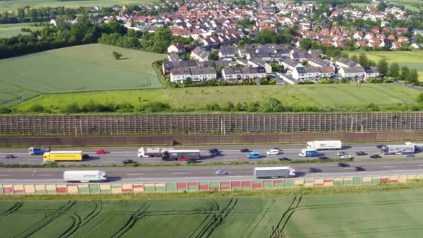 Letecký pohled na německé dálnici A3 — Stock video