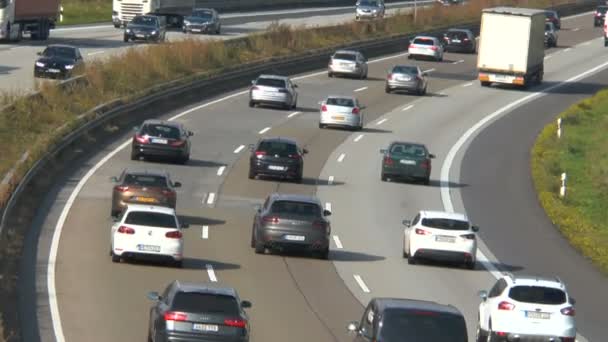 ドイツの高速道路 A3 の密な交通 — ストック動画