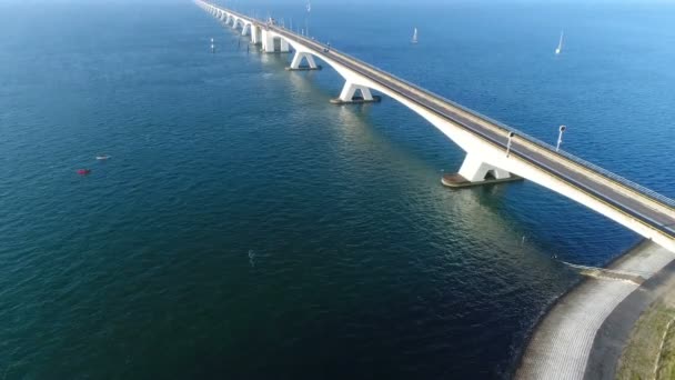 Zeelandbrug - Doğu Scheldt köprüden — Stok video