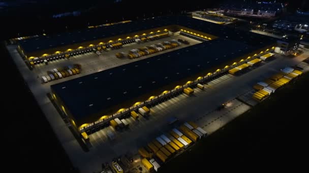 Luchtfoto van Deutsche Post Dhl Group perceel distributie hub — Stockvideo