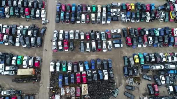 Vista Aérea Depósito Chatarra Gran Grupo Coches Destrozados — Vídeo de stock