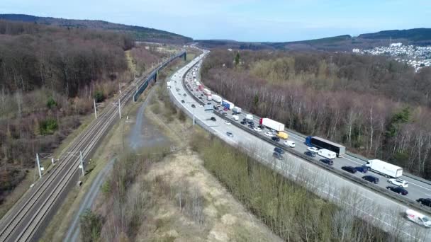 Niedernhausen Γερμανία Απριλίου 2018 Αεροφωτογραφία Της Πυκνής Κυκλοφορίας Και Μποτιλιάρισμα — Αρχείο Βίντεο